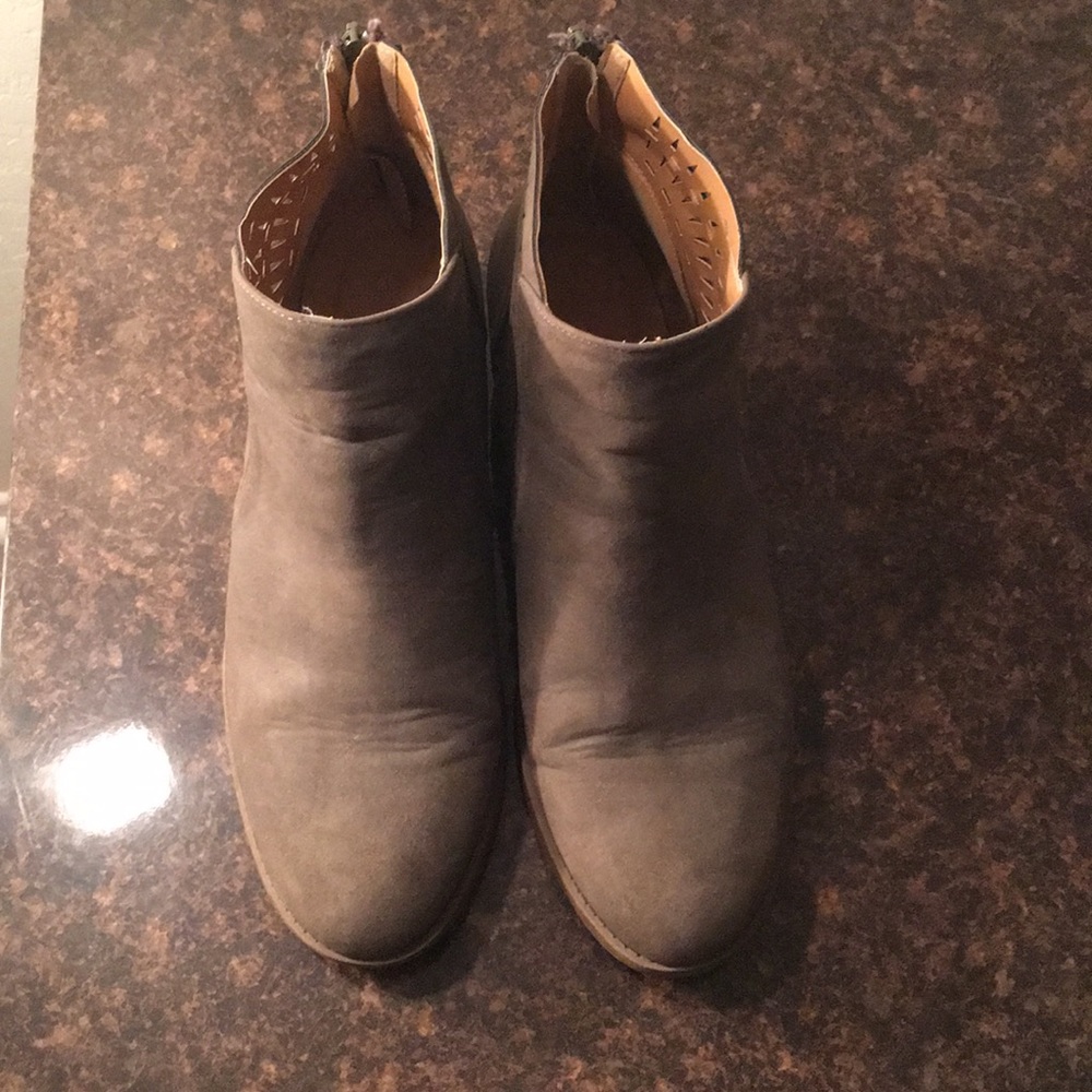 Grey boot - Picture 3 of 3
